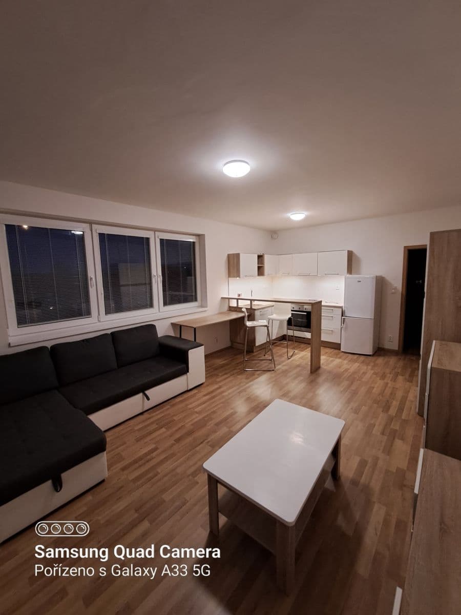 Prenájom bytu 1-izbový 37 m², Aloise Rašína, Olomouc, Olomoucký kraj Prenájom bytu 1-izbový 37 m², Aloise Rašína, Olomouc, Olomoucký kraj