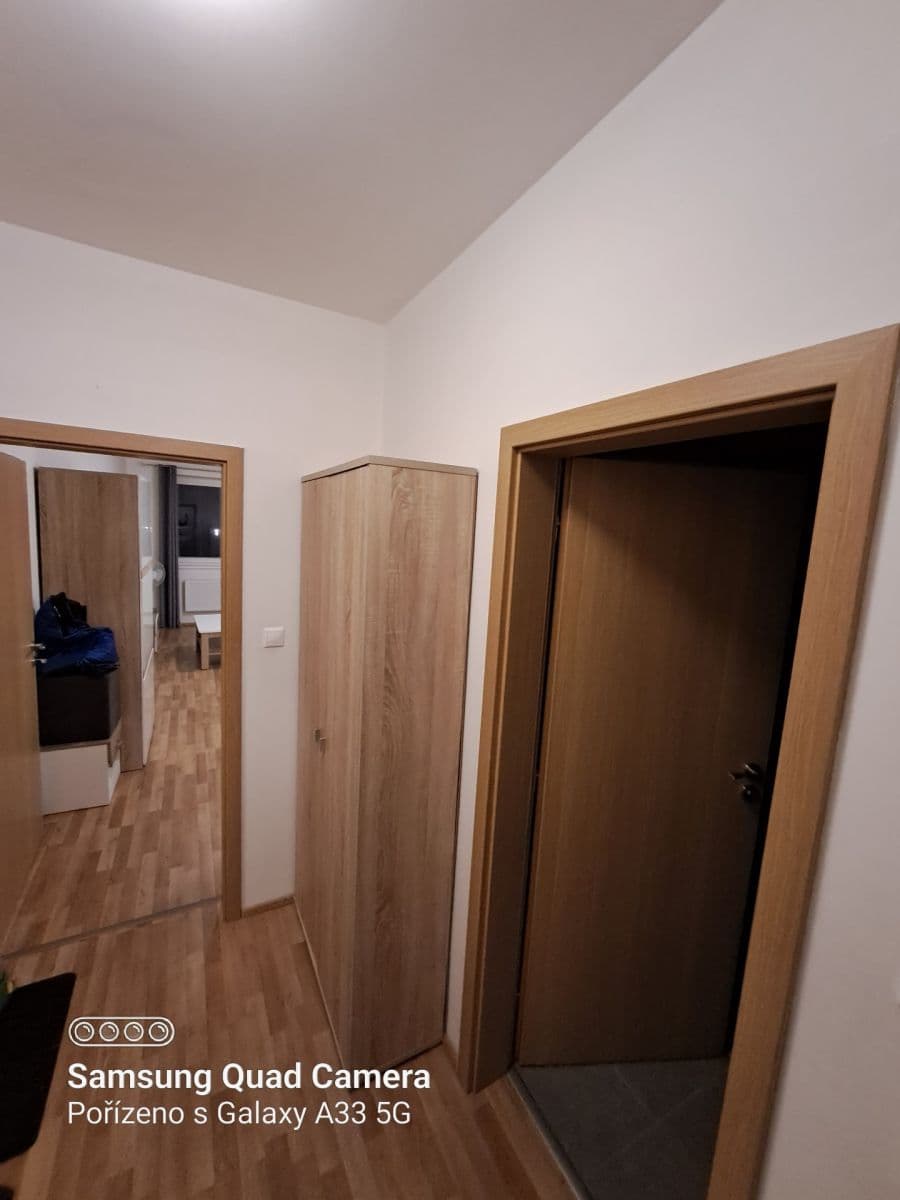 Prenájom bytu 1-izbový 37 m², Aloise Rašína, Olomouc, Olomoucký kraj Prenájom bytu 1-izbový 37 m², Aloise Rašína, Olomouc, Olomoucký kraj