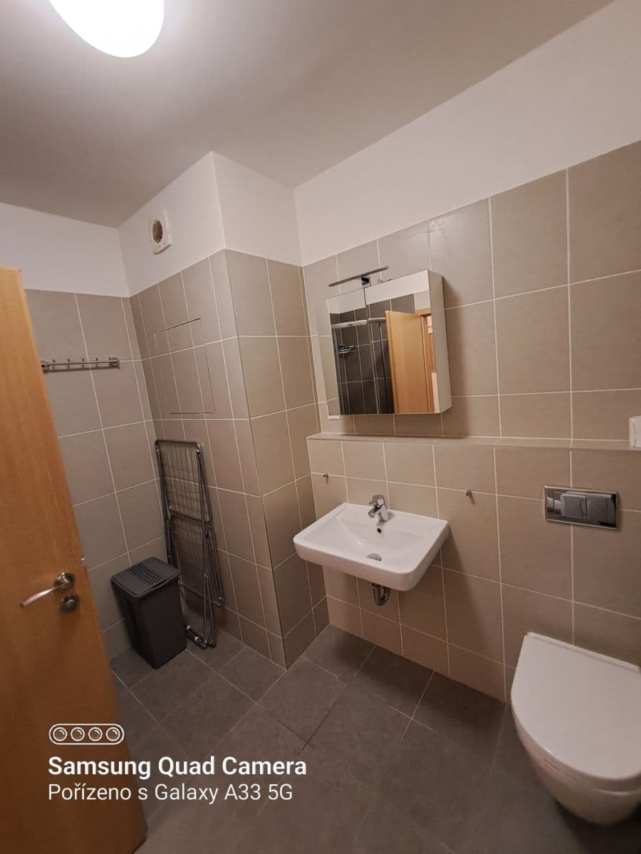 Prenájom bytu 1-izbový 37 m², Aloise Rašína, Olomouc, Olomoucký kraj Prenájom bytu 1-izbový 37 m², Aloise Rašína, Olomouc, Olomoucký kraj