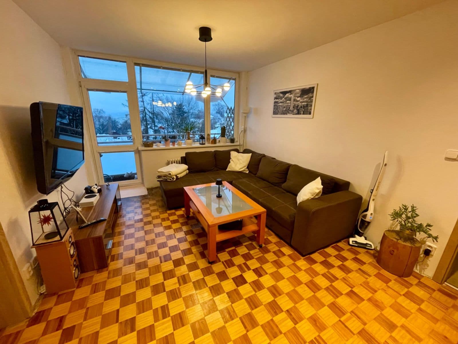 Prenájom bytu 3-izbový 74 m², Horská, Liberec, Liberecký kraj Prenájom bytu 3-izbový 74 m², Horská, Liberec, Liberecký kraj