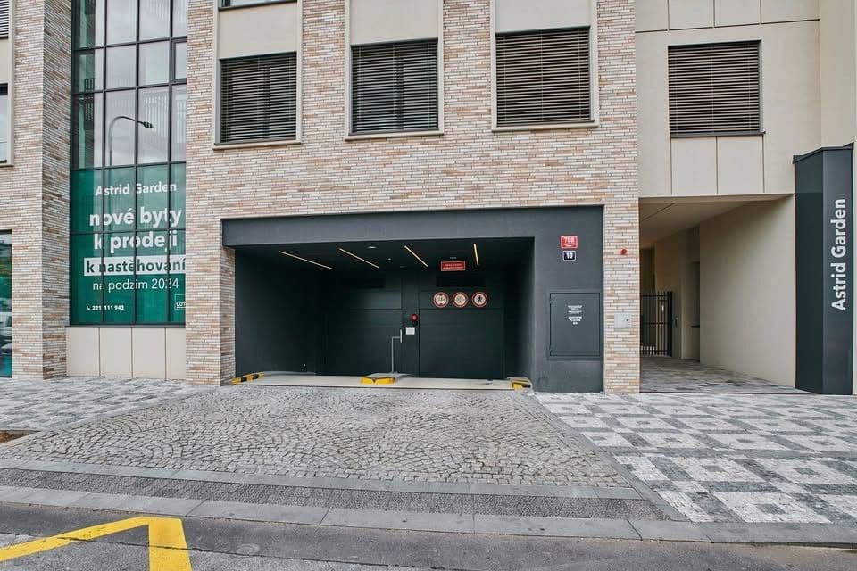 Prenájom garáže 15 m², U Průhonu, Praha, Praha Prenájom garáže 15 m², U Průhonu, Praha, Praha