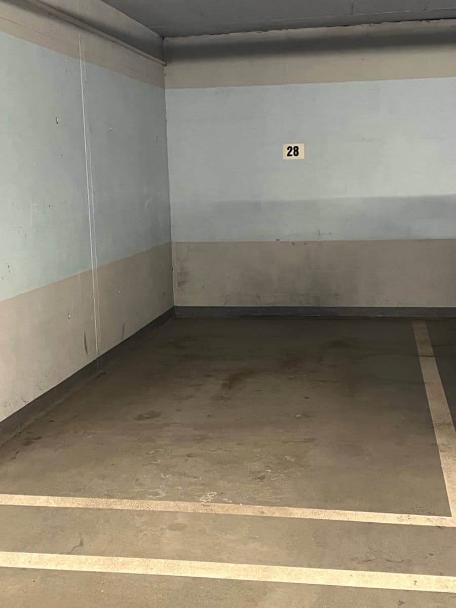 Prenájom garáže 13 m², Paříkova, Praha, Praha Prenájom garáže 13 m², Paříkova, Praha, Praha