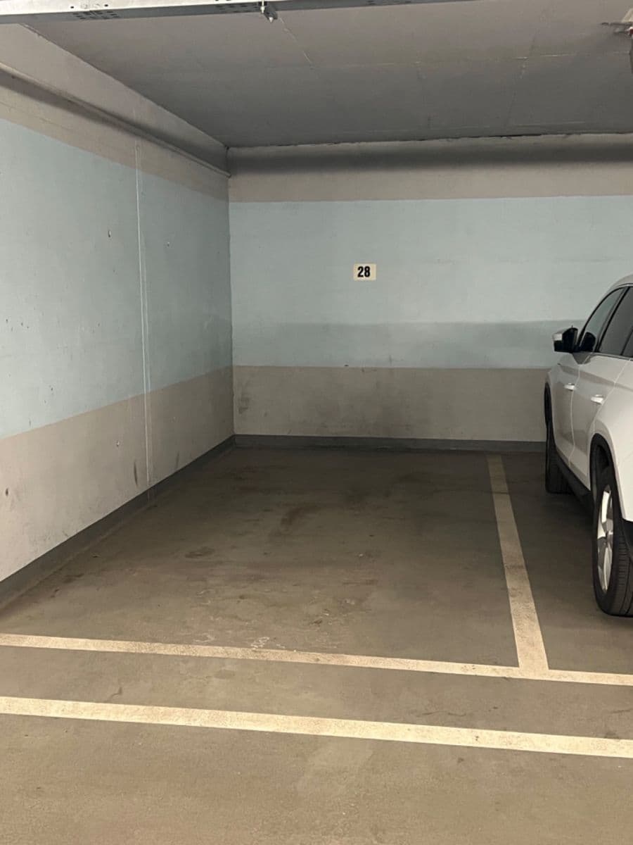 Prenájom garáže 13 m², Paříkova, Praha, Praha Prenájom garáže 13 m², Paříkova, Praha, Praha