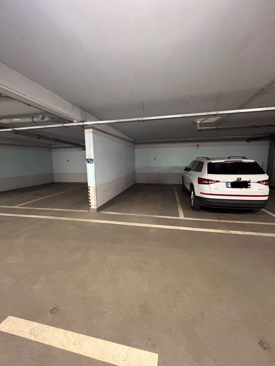 Prenájom garáže 13 m², Paříkova, Praha, Praha Prenájom garáže 13 m², Paříkova, Praha, Praha