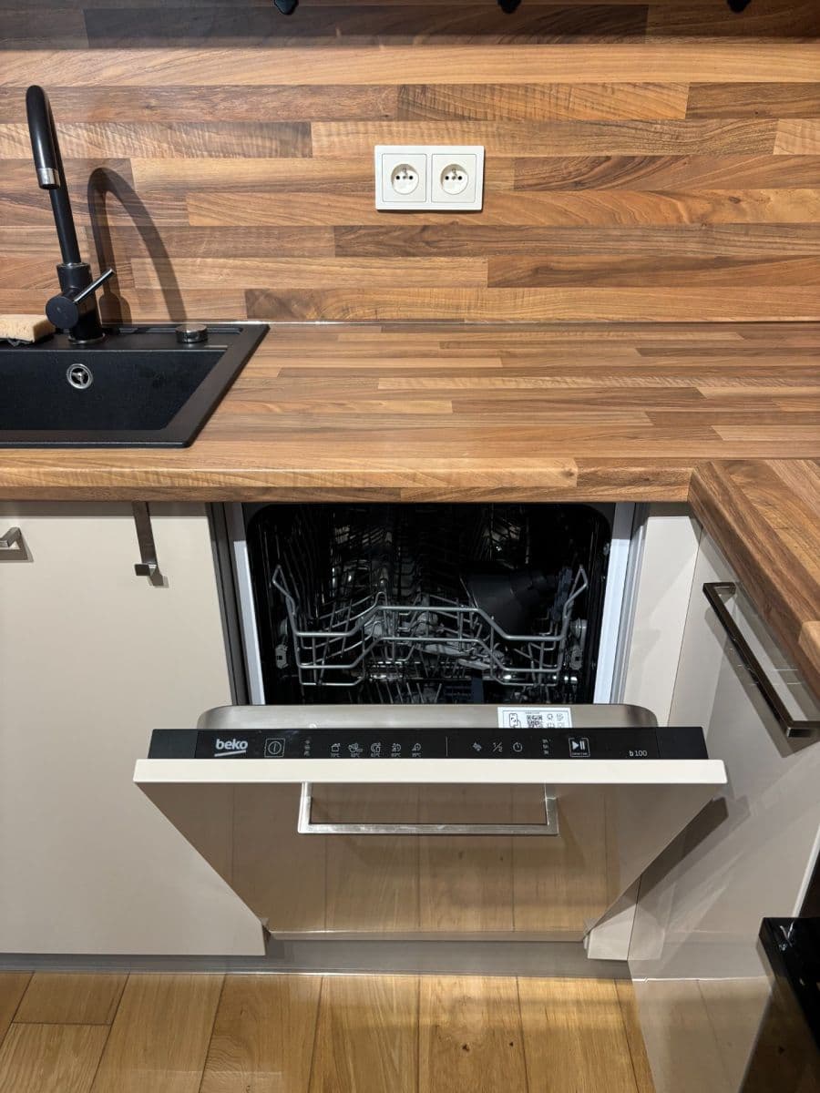 Prenájom bytu 2-izbový 44 m², U Sladovny, Praha, Praha Prenájom bytu 2-izbový 44 m², U Sladovny, Praha, Praha