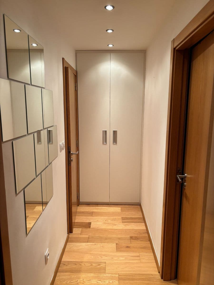 Prenájom bytu 2-izbový 44 m², U Sladovny, Praha, Praha Prenájom bytu 2-izbový 44 m², U Sladovny, Praha, Praha