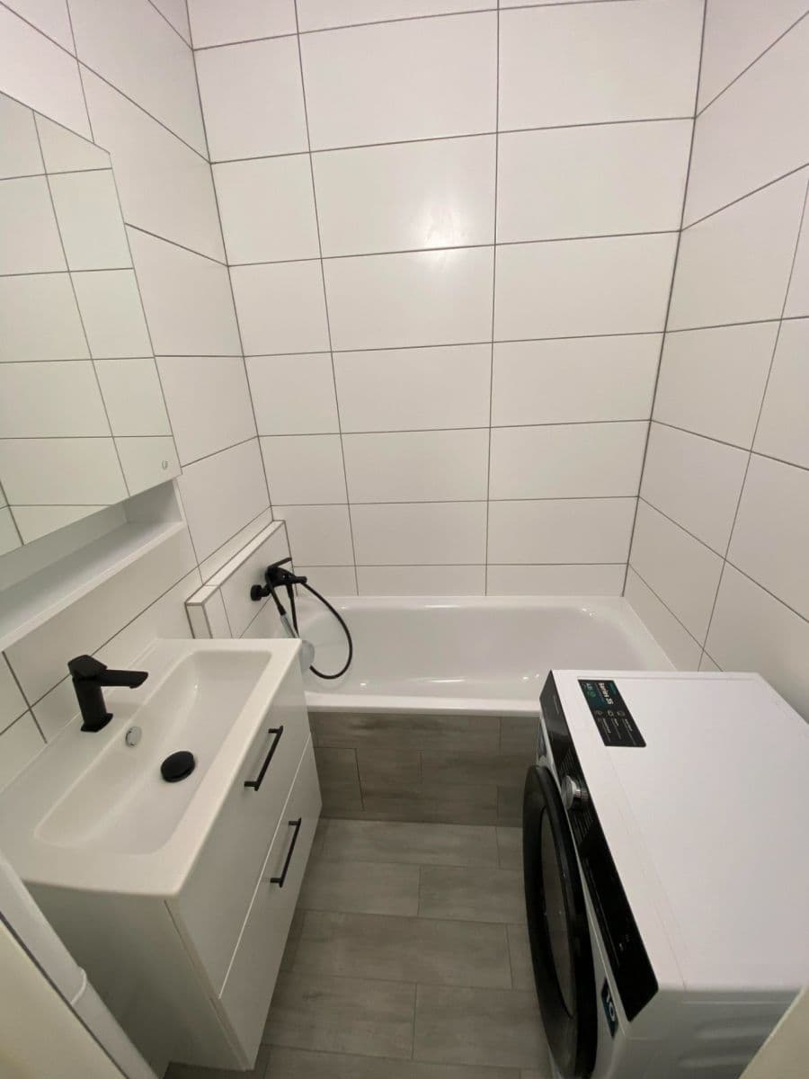Prenájom bytu 1-izbový 38 m², Svornosti, Ostrava, Moravskoslezský kraj Prenájom bytu 1-izbový 38 m², Svornosti, Ostrava, Moravskoslezský kraj