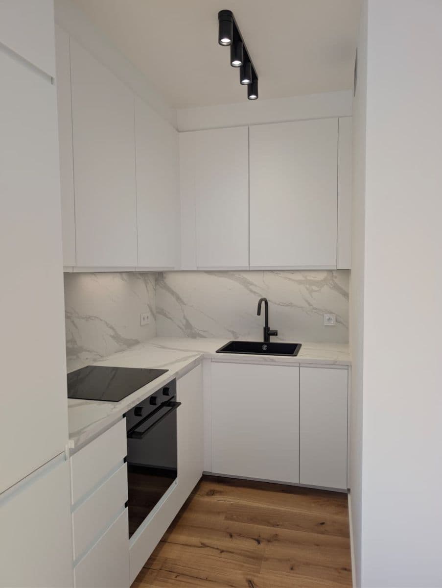 Prenájom bytu 1-izbový 29 m², U Komína, Praha, Praha Prenájom bytu 1-izbový 29 m², U Komína, Praha, Praha