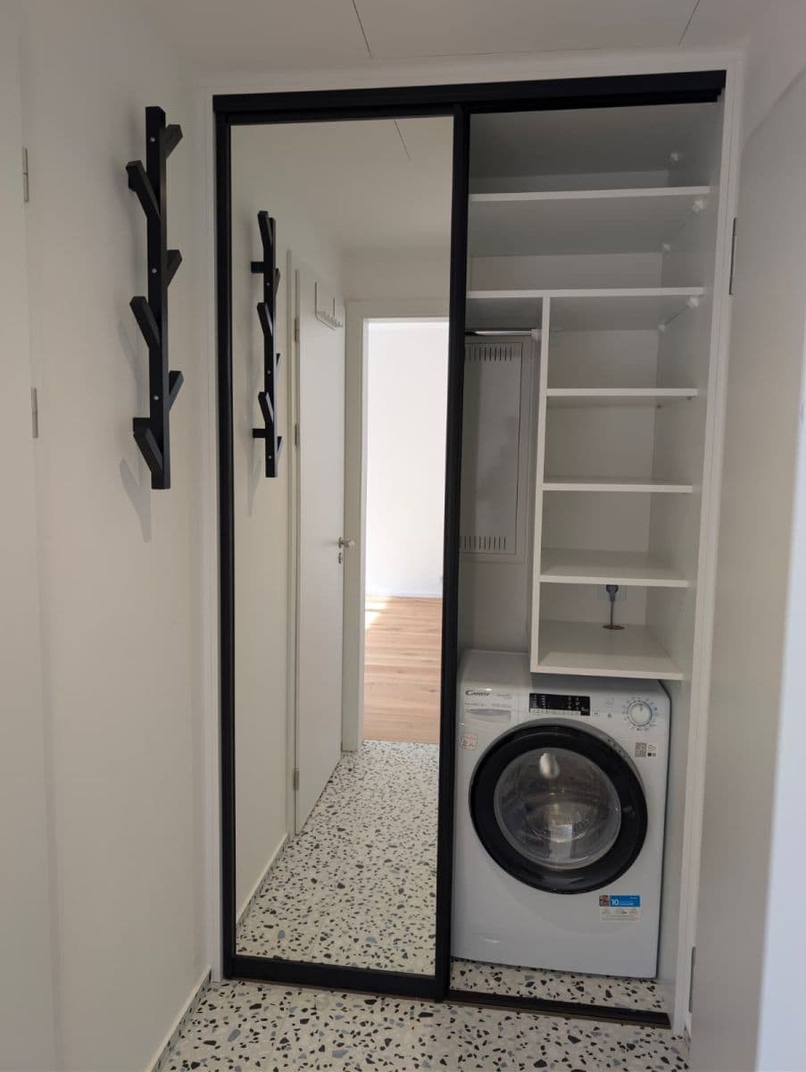 Prenájom bytu 1-izbový 29 m², U Komína, Praha, Praha Prenájom bytu 1-izbový 29 m², U Komína, Praha, Praha