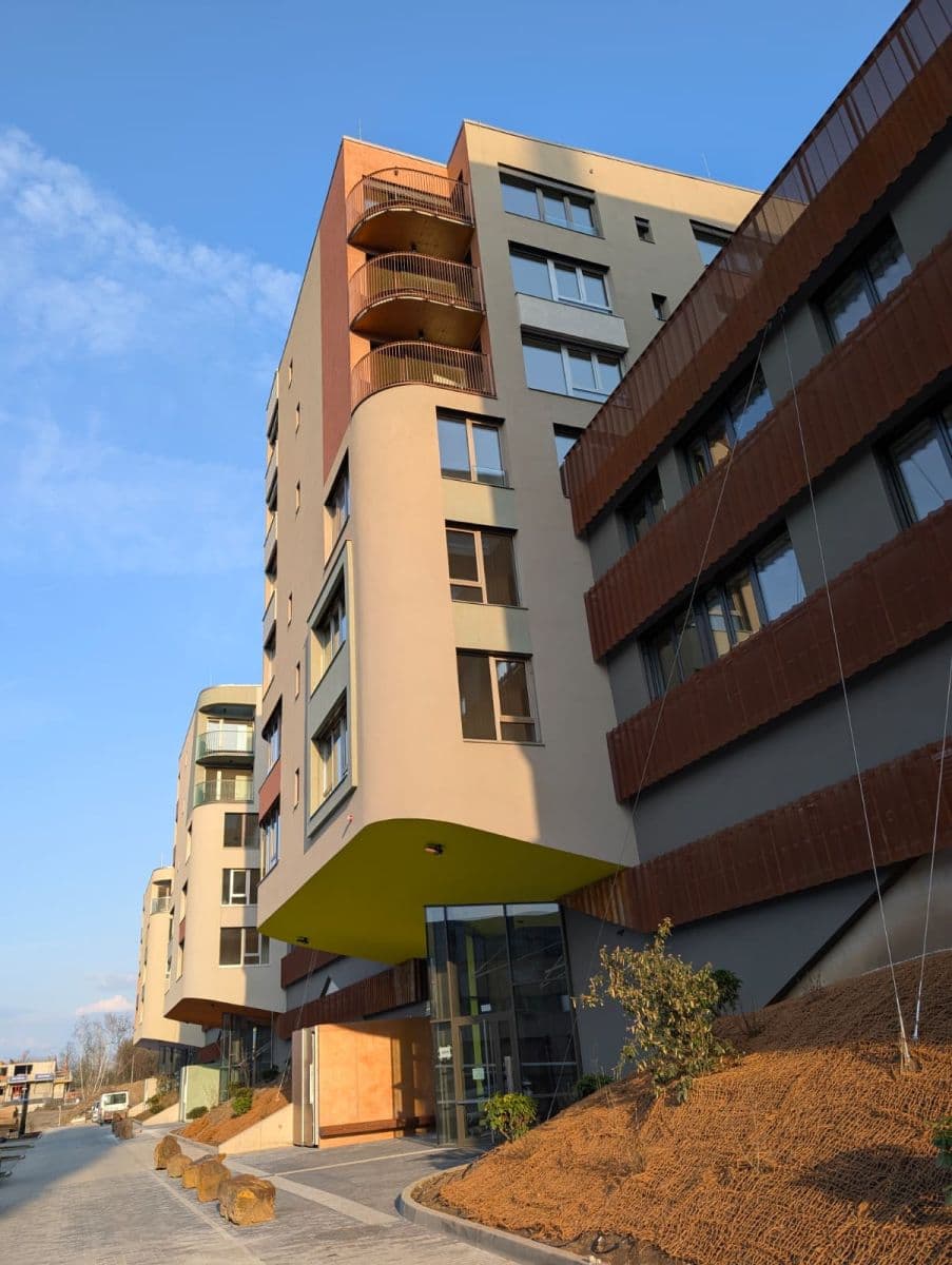 Prenájom bytu 1-izbový 29 m², U Komína, Praha, Praha Prenájom bytu 1-izbový 29 m², U Komína, Praha, Praha