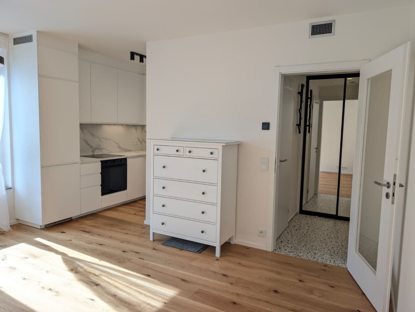 Prenájom bytu 1-izbový 29 m², U Komína, Praha, Praha Prenájom bytu 1-izbový 29 m², U Komína, Praha, Praha