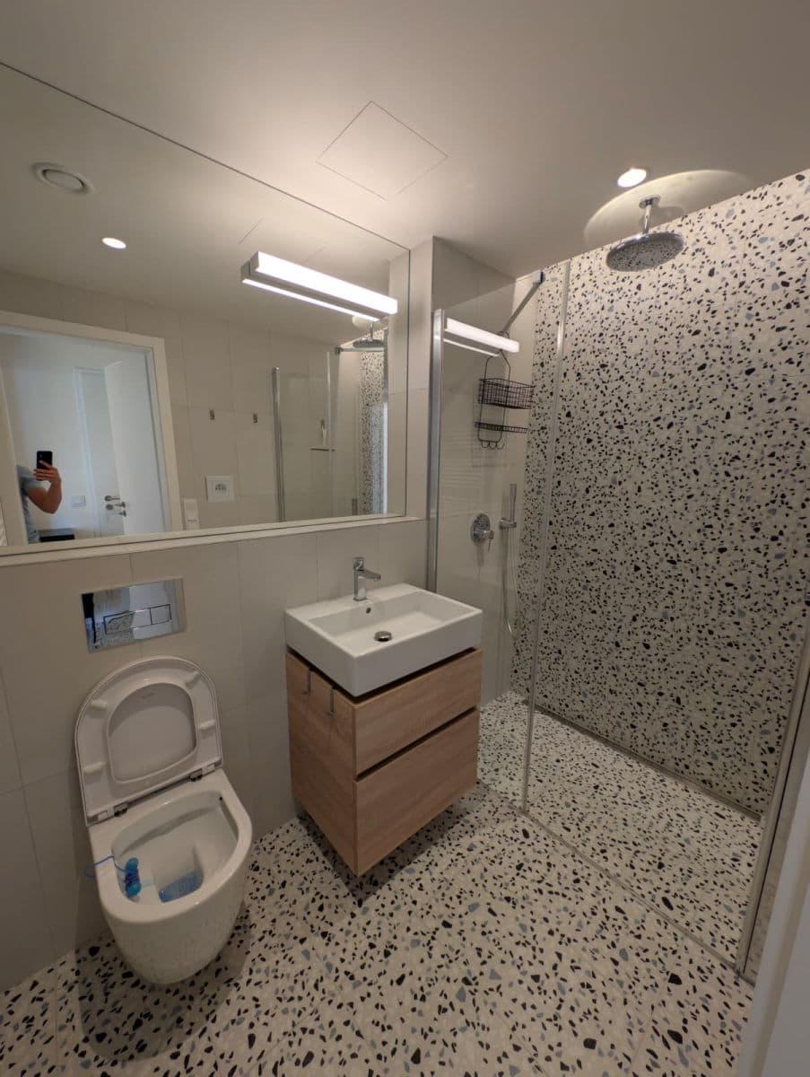 Prenájom bytu 1-izbový 29 m², U Komína, Praha, Praha Prenájom bytu 1-izbový 29 m², U Komína, Praha, Praha