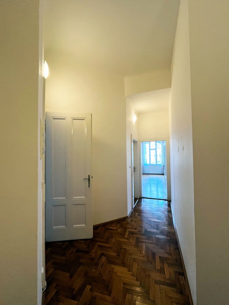 Prenájom bytu 3-izbový 92 m², Spálená, Praha, Praha Prenájom bytu 3-izbový 92 m², Spálená, Praha, Praha