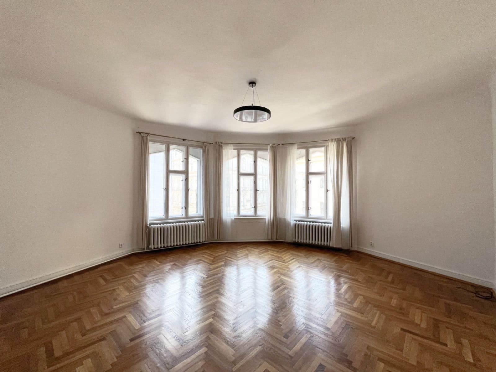 Prenájom bytu 3-izbový 92 m², Spálená, Praha, Praha Prenájom bytu 3-izbový 92 m², Spálená, Praha, Praha