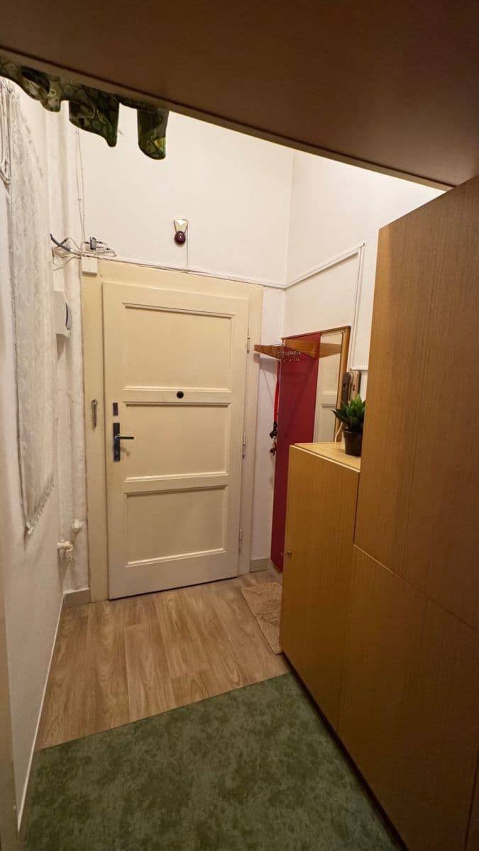 Predaj bytu 1-izbový 38 m², U Skládky, Praha, Praha Predaj bytu 1-izbový 38 m², U Skládky, Praha, Praha