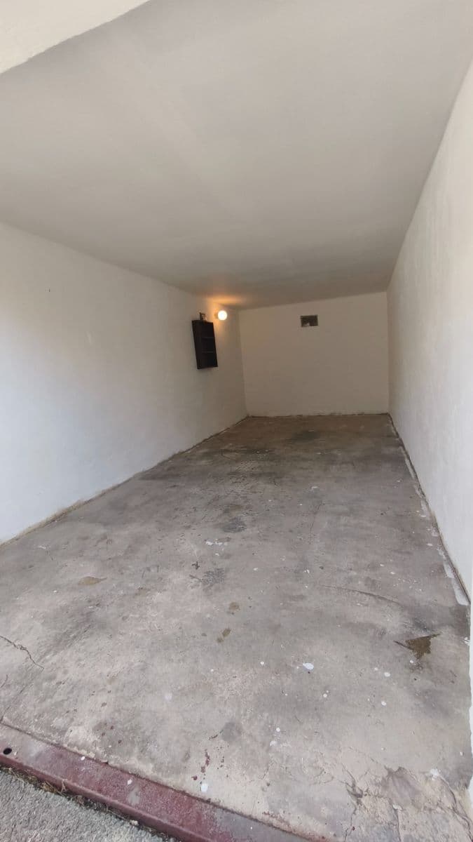 Predaj garáže 20 m², Wolkerova, Pelhřimov, Kraj Vysočina Predaj garáže 20 m², Wolkerova, Pelhřimov, Kraj Vysočina