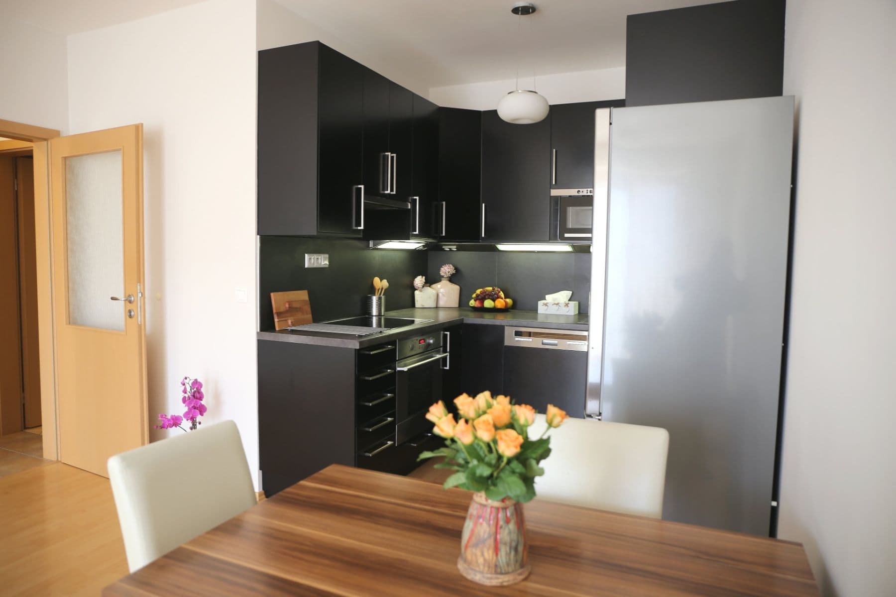 Prenájom bytu 2-izbový 57 m², Lomená, Zbuzany, Středočeský kraj Prenájom bytu 2-izbový 57 m², Lomená, Zbuzany, Středočeský kraj