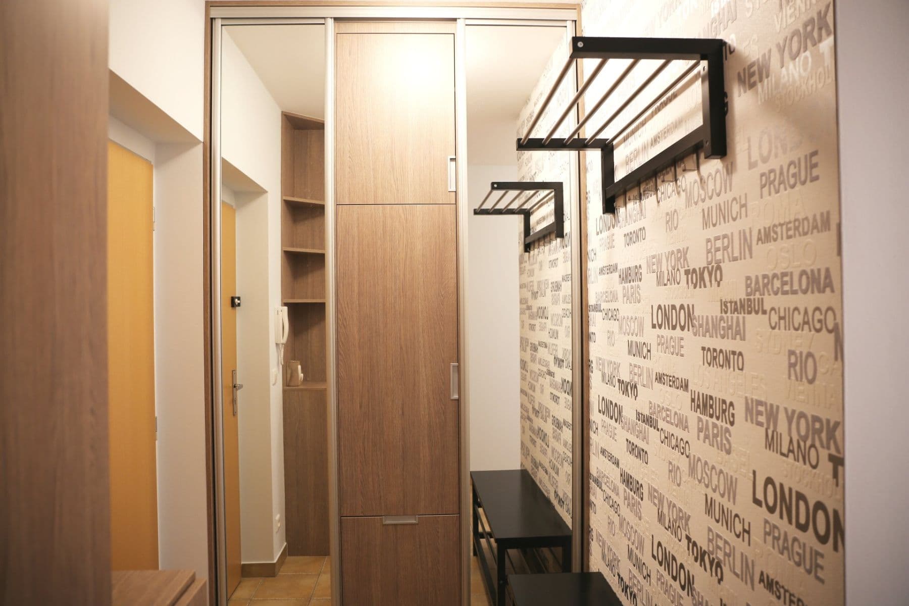 Prenájom bytu 2-izbový 57 m², Lomená, Zbuzany, Středočeský kraj Prenájom bytu 2-izbový 57 m², Lomená, Zbuzany, Středočeský kraj
