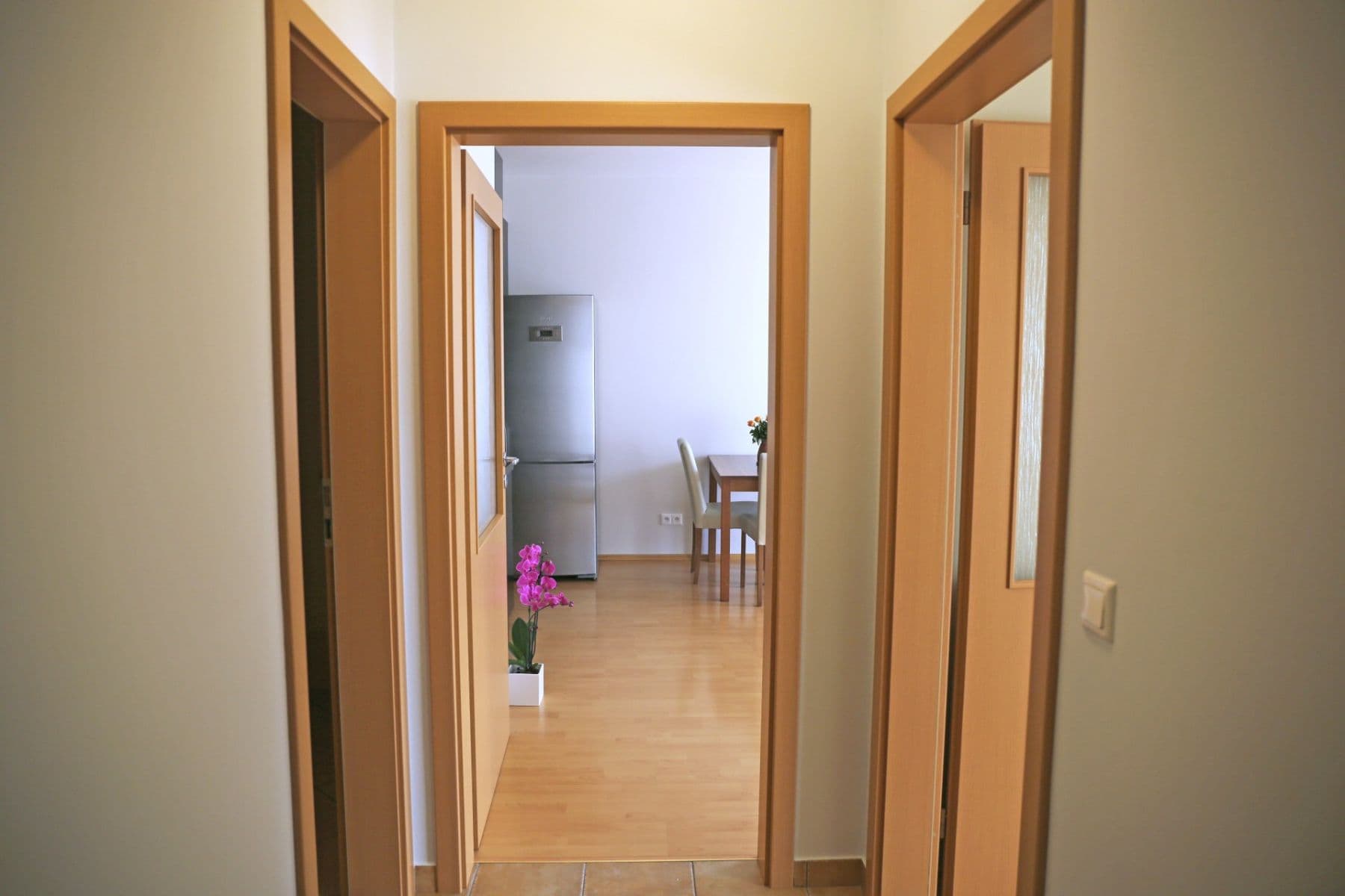 Prenájom bytu 2-izbový 57 m², Lomená, Zbuzany, Středočeský kraj Prenájom bytu 2-izbový 57 m², Lomená, Zbuzany, Středočeský kraj