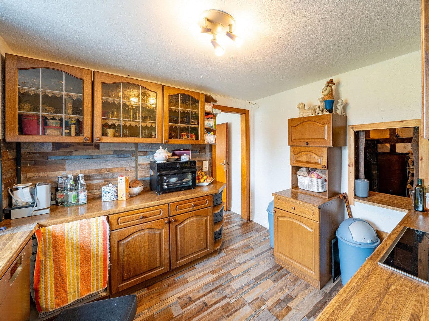 Predaj domu 231 m², pozemek 3.099 m², Rinteln, Dolné Sasko Predaj domu 231 m², pozemek 3.099 m², Rinteln, Dolné Sasko