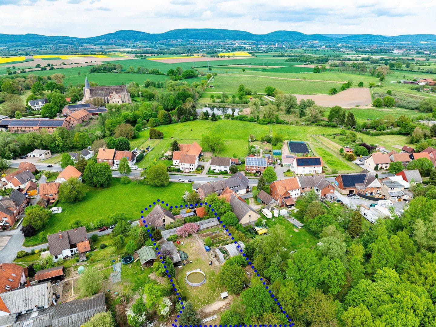 Predaj domu 231 m², pozemek 3.099 m², Rinteln, Dolné Sasko Predaj domu 231 m², pozemek 3.099 m², Rinteln, Dolné Sasko