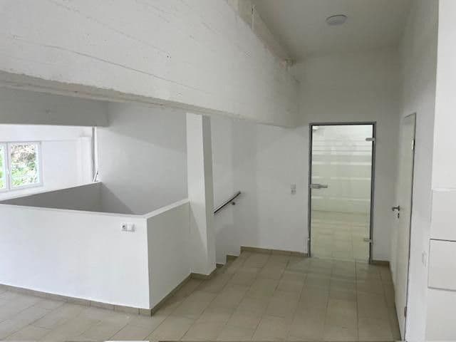 Prenájom kancelárie 185 m², Bergisch Gladbacher Straße 1000, Köln, Severné Porýnie - Westfálsko Prenájom kancelárie 185 m², Bergisch Gladbacher Straße 1000, Köln, Severné Porýnie - Westfálsko