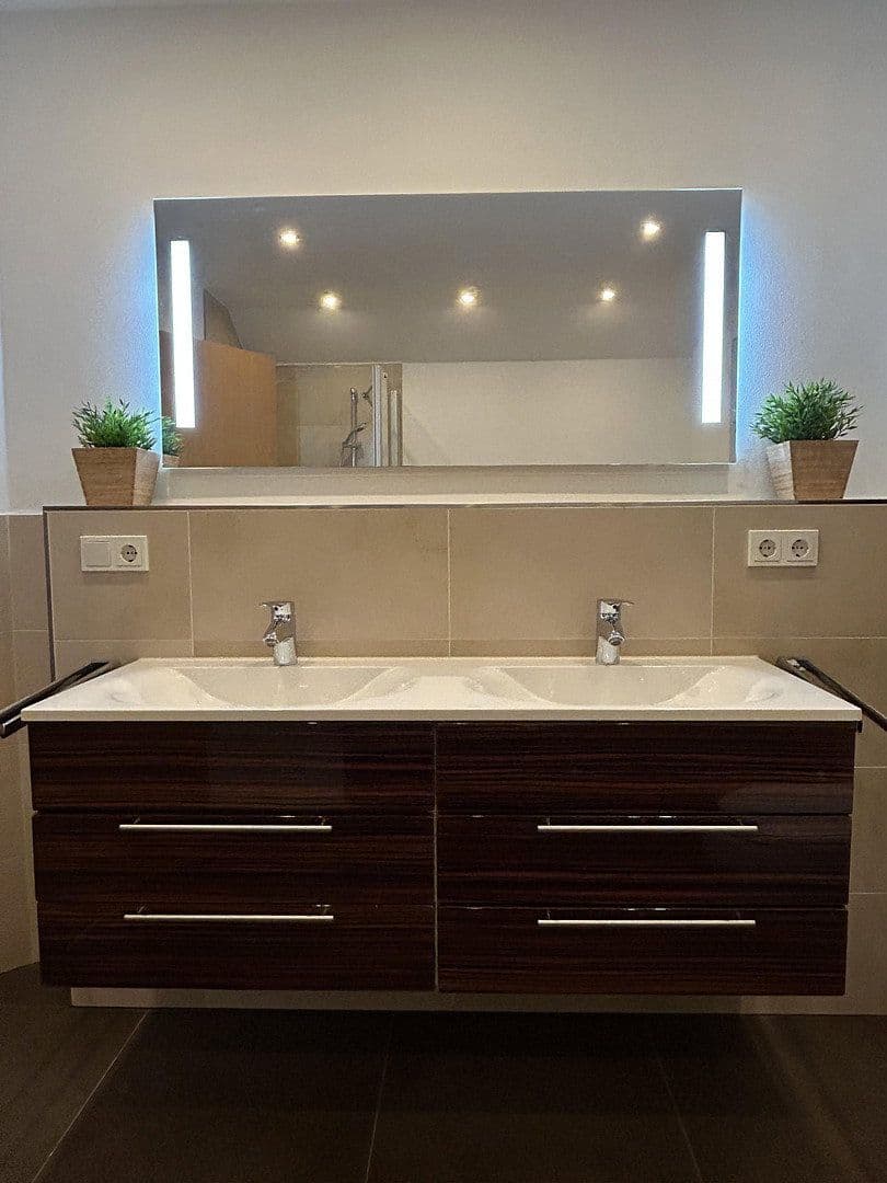 Predaj bytu 5-izbový 134 m², Am Deibach, Igel, Porýnie-Falcko Predaj bytu 5-izbový 134 m², Am Deibach, Igel, Porýnie-Falcko
