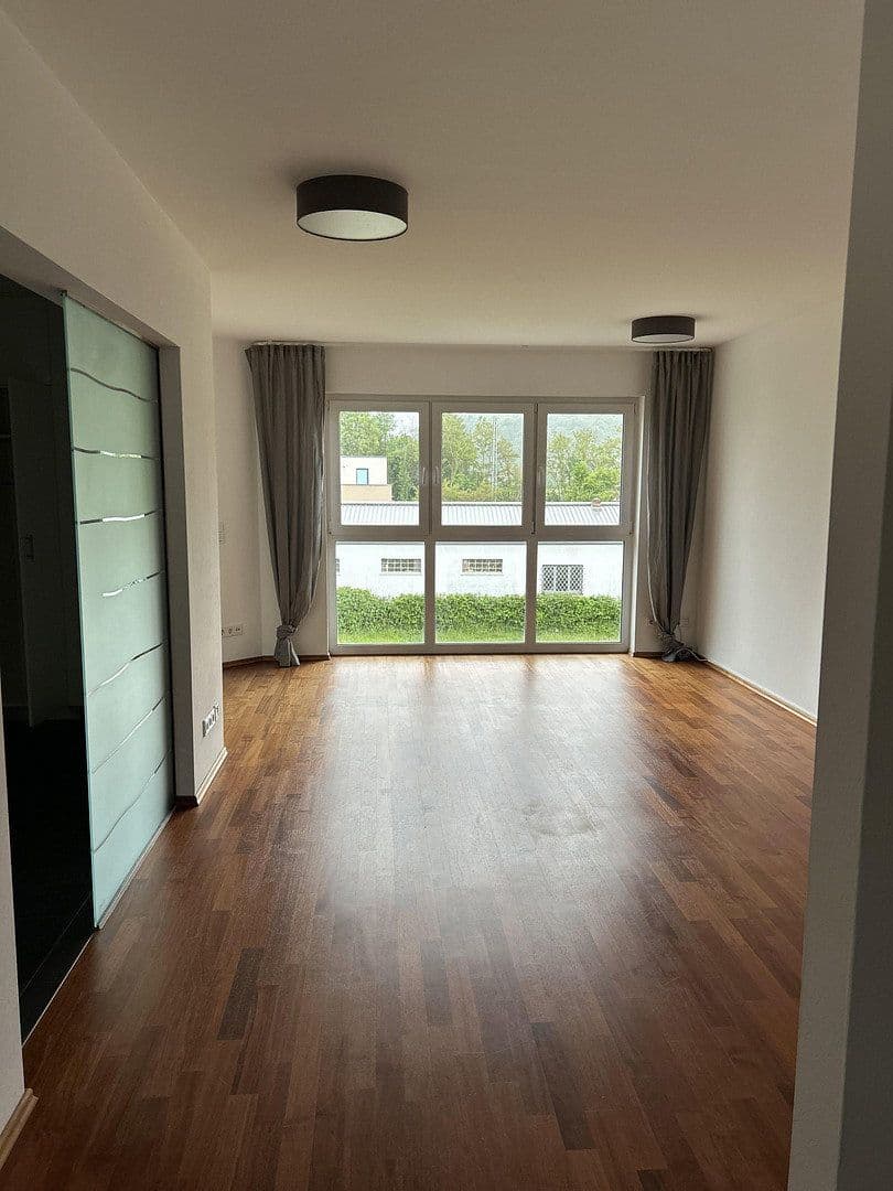 Predaj bytu 5-izbový 134 m², Am Deibach, Igel, Porýnie-Falcko Predaj bytu 5-izbový 134 m², Am Deibach, Igel, Porýnie-Falcko