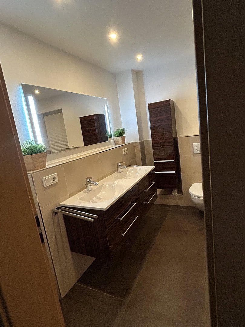 Predaj bytu 5-izbový 134 m², Am Deibach, Igel, Porýnie-Falcko Predaj bytu 5-izbový 134 m², Am Deibach, Igel, Porýnie-Falcko