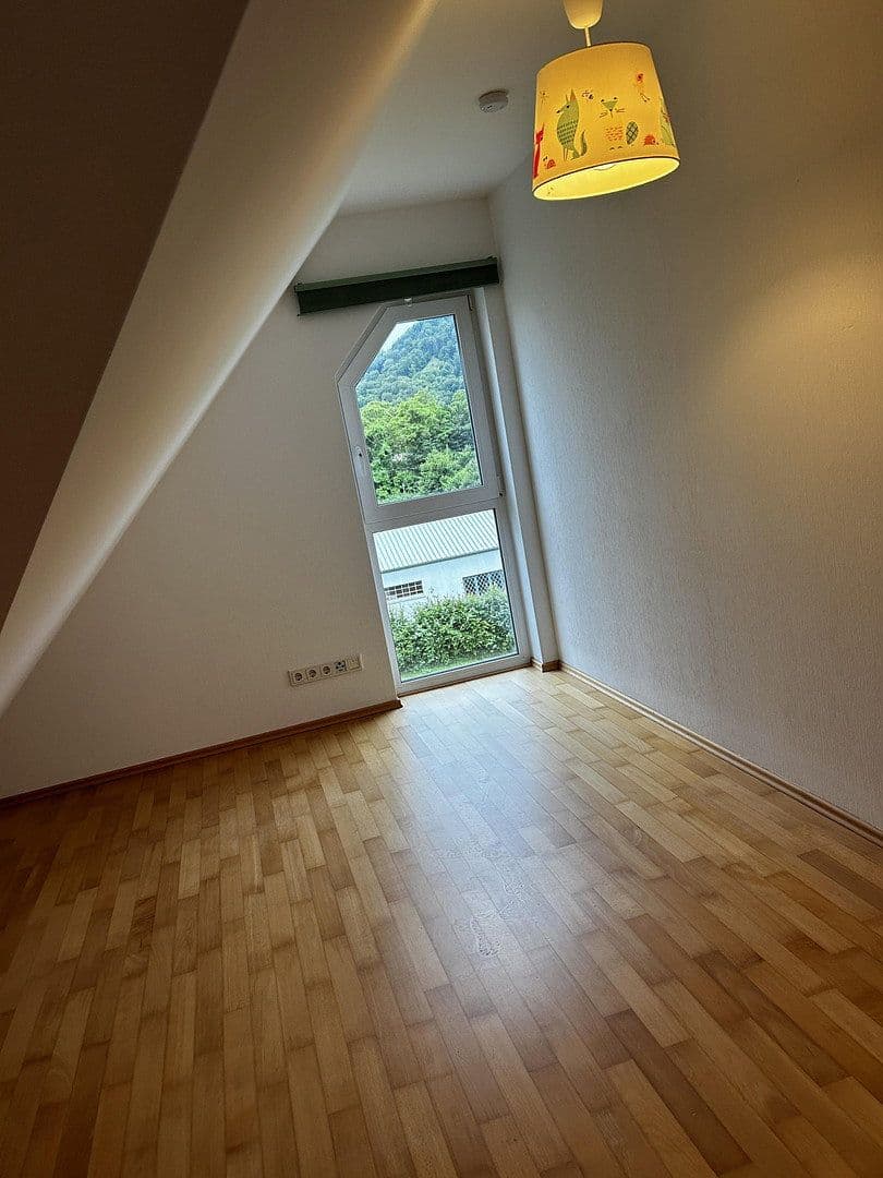 Predaj bytu 5-izbový 134 m², Am Deibach, Igel, Porýnie-Falcko Predaj bytu 5-izbový 134 m², Am Deibach, Igel, Porýnie-Falcko