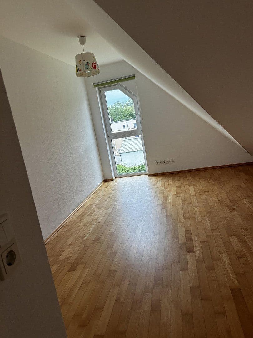 Predaj bytu 5-izbový 134 m², Am Deibach, Igel, Porýnie-Falcko Predaj bytu 5-izbový 134 m², Am Deibach, Igel, Porýnie-Falcko