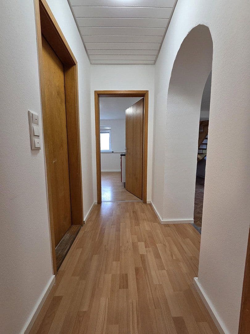 Prenájom bytu 5-izbový 125 m², Bahnhofstraße 5, Arnstein, Bavorsko Prenájom bytu 5-izbový 125 m², Bahnhofstraße 5, Arnstein, Bavorsko