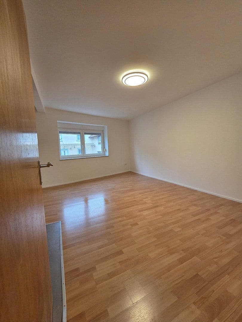 Prenájom bytu 5-izbový 125 m², Bahnhofstraße 5, Arnstein, Bavorsko Prenájom bytu 5-izbový 125 m², Bahnhofstraße 5, Arnstein, Bavorsko