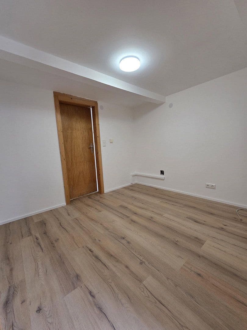 Prenájom bytu 5-izbový 125 m², Bahnhofstraße 5, Arnstein, Bavorsko Prenájom bytu 5-izbový 125 m², Bahnhofstraße 5, Arnstein, Bavorsko