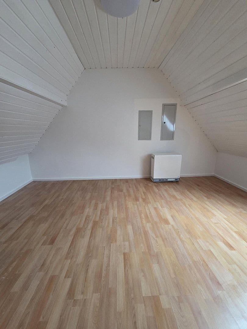 Prenájom bytu 5-izbový 125 m², Bahnhofstraße 5, Arnstein, Bavorsko Prenájom bytu 5-izbový 125 m², Bahnhofstraße 5, Arnstein, Bavorsko