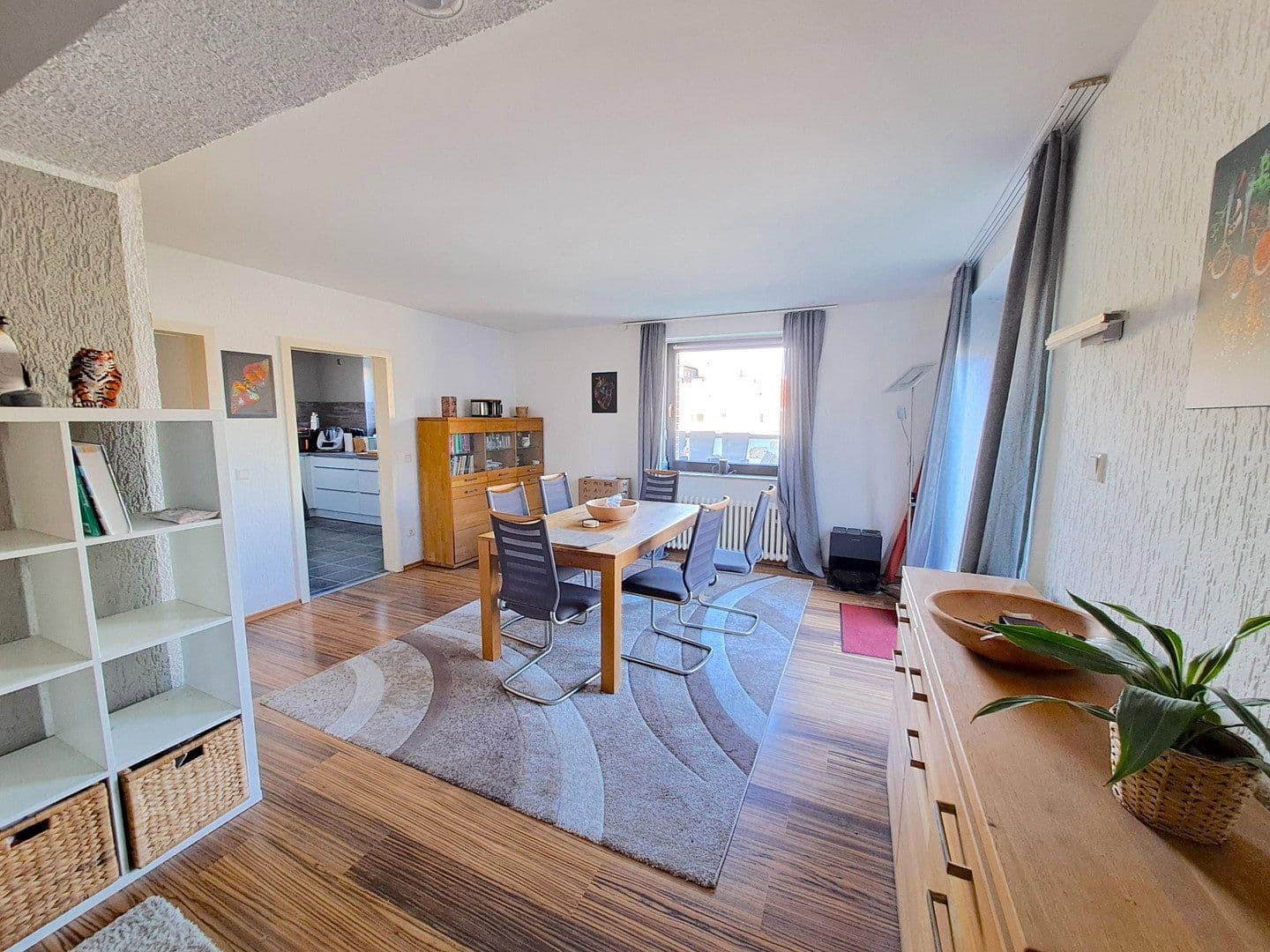 Prenájom bytu 3-izbový 133 m², Gelsenkirchen, Severné Porýnie - Westfálsko Prenájom bytu 3-izbový 133 m², Gelsenkirchen, Severné Porýnie - Westfálsko