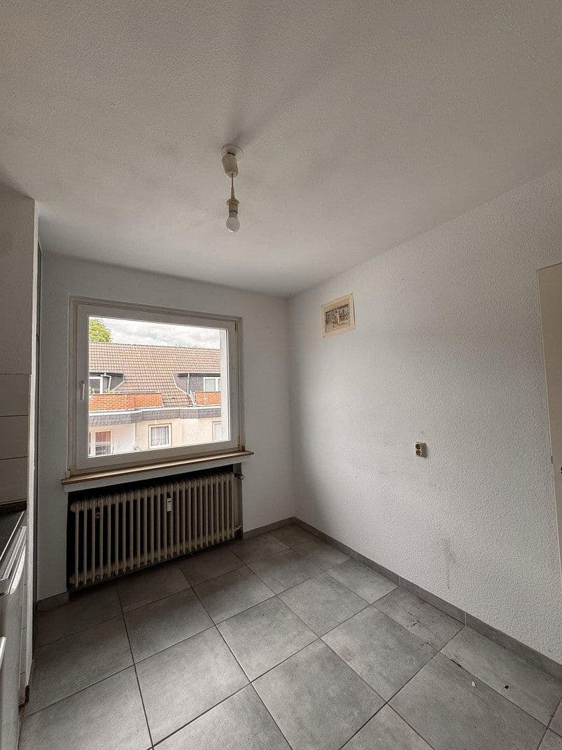 Prenájom bytu 1-izbový 37 m², Mauenheimer Str. 125, Köln, Severné Porýnie - Westfálsko Prenájom bytu 1-izbový 37 m², Mauenheimer Str. 125, Köln, Severné Porýnie - Westfálsko