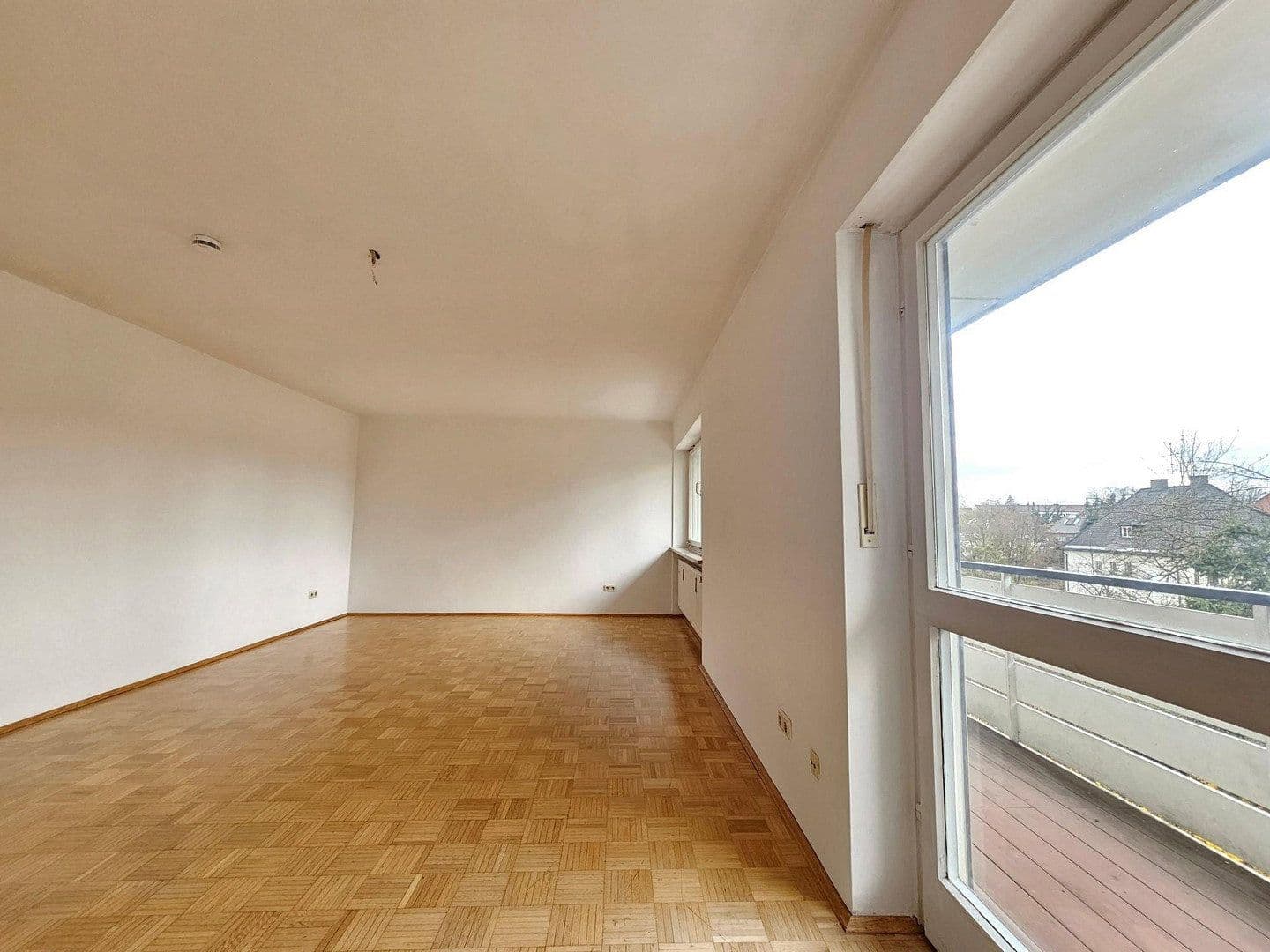 Prenájom bytu 4-izbový 109 m², Agnes-Bernauer-Str. 65, München, Bavorsko Prenájom bytu 4-izbový 109 m², Agnes-Bernauer-Str. 65, München, Bavorsko
