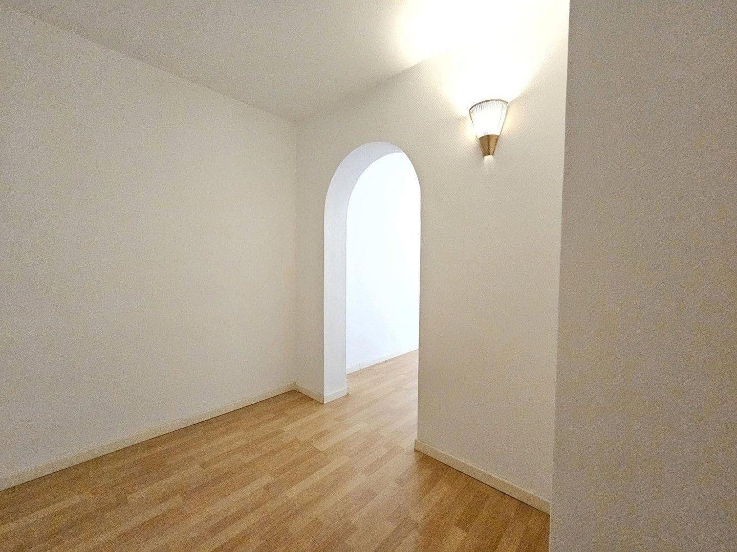 Prenájom bytu 2-izbový 73 m², Paul-Heyse-Str.19, München, Bavorsko Prenájom bytu 2-izbový 73 m², Paul-Heyse-Str.19, München, Bavorsko