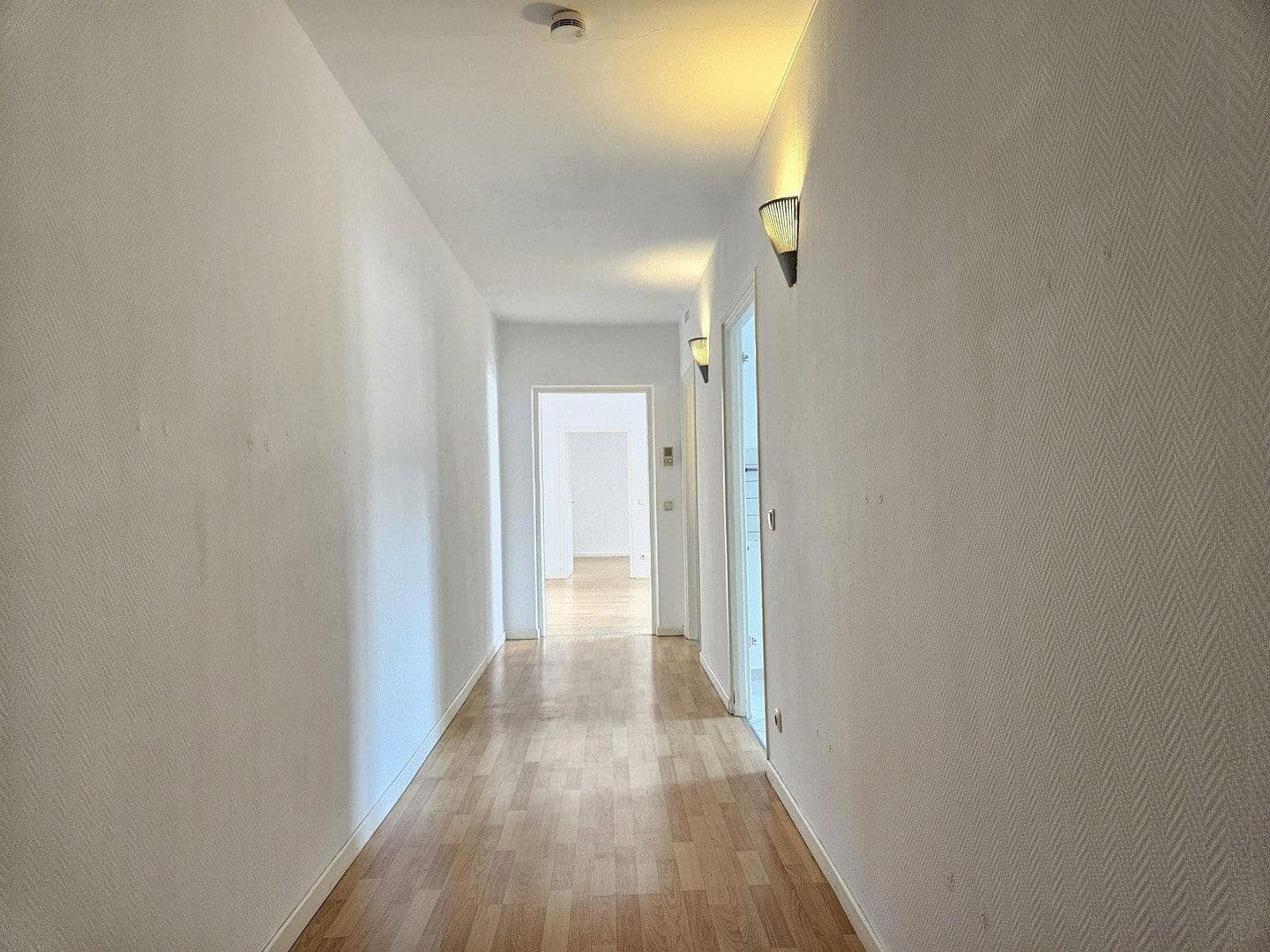 Prenájom bytu 2-izbový 73 m², Paul-Heyse-Str.19, München, Bavorsko Prenájom bytu 2-izbový 73 m², Paul-Heyse-Str.19, München, Bavorsko