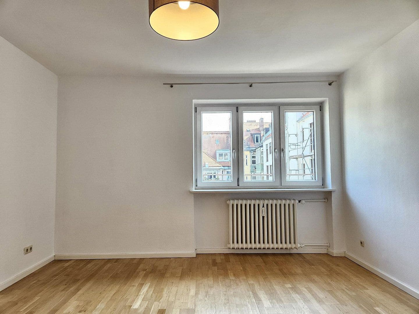 Prenájom bytu 2-izbový 73 m², Paul-Heyse-Str.19, München, Bavorsko Prenájom bytu 2-izbový 73 m², Paul-Heyse-Str.19, München, Bavorsko