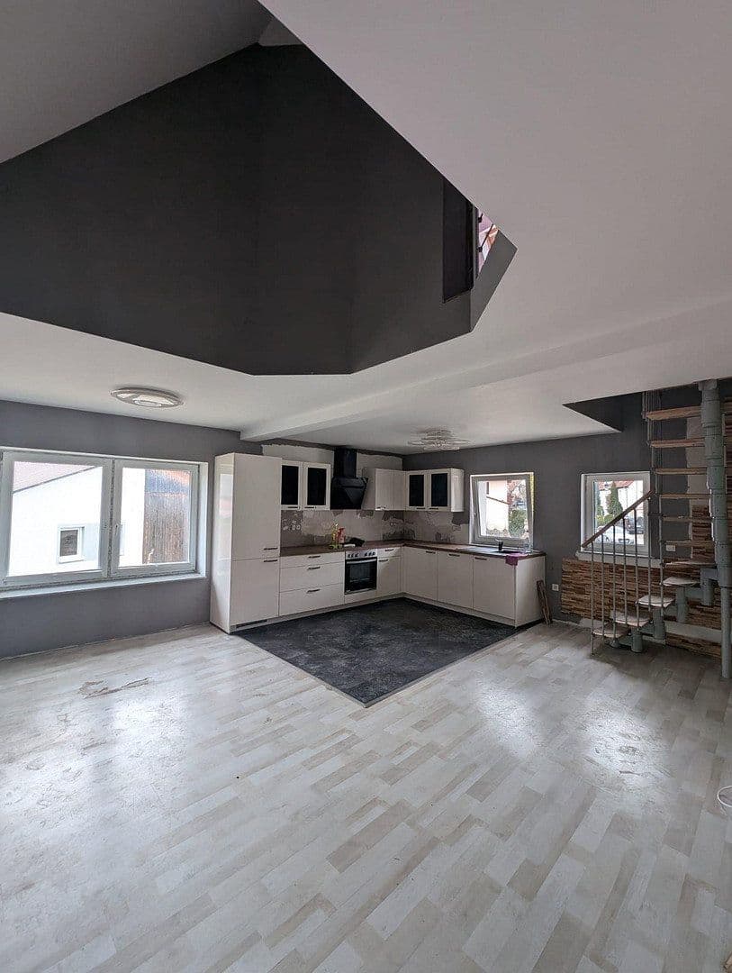Predaj domu 100 m², pozemek 109 m², Ermstalstraße 32, Münsingen, Bádensko-Wurttembersko Predaj domu 100 m², pozemek 109 m², Ermstalstraße 32, Münsingen, Bádensko-Wurttembersko