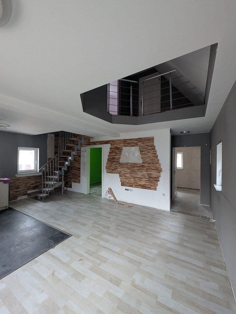 Predaj domu 100 m², pozemek 109 m², Ermstalstraße 32, Münsingen, Bádensko-Wurttembersko Predaj domu 100 m², pozemek 109 m², Ermstalstraße 32, Münsingen, Bádensko-Wurttembersko