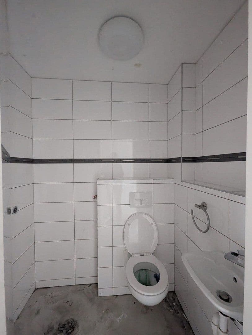Predaj domu 100 m², pozemek 109 m², Ermstalstraße 32, Münsingen, Bádensko-Wurttembersko Predaj domu 100 m², pozemek 109 m², Ermstalstraße 32, Münsingen, Bádensko-Wurttembersko