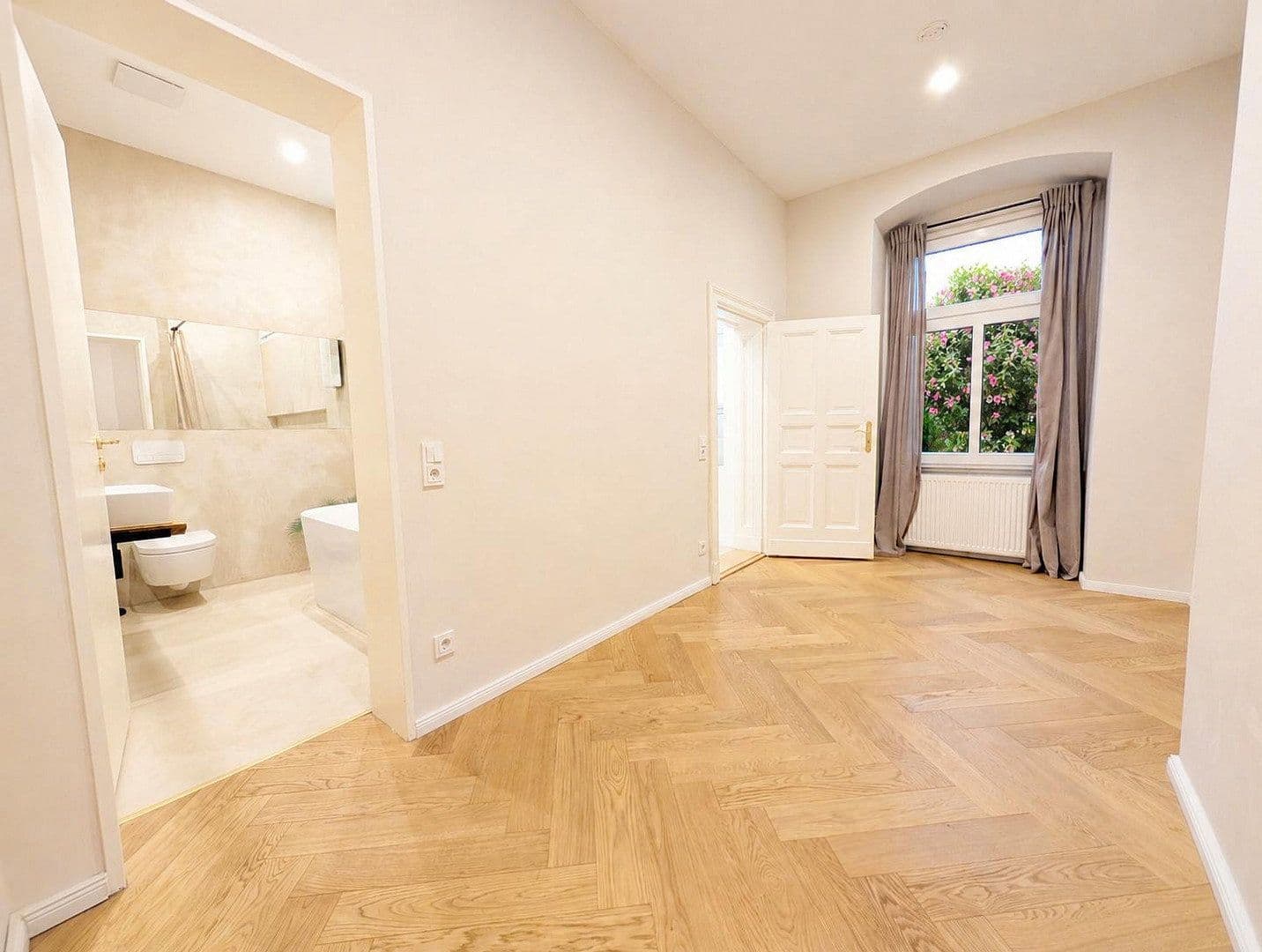 Prenájom bytu 3-izbový 104 m², Herderstraße 5, Berlin, Berlín Prenájom bytu 3-izbový 104 m², Herderstraße 5, Berlin, Berlín