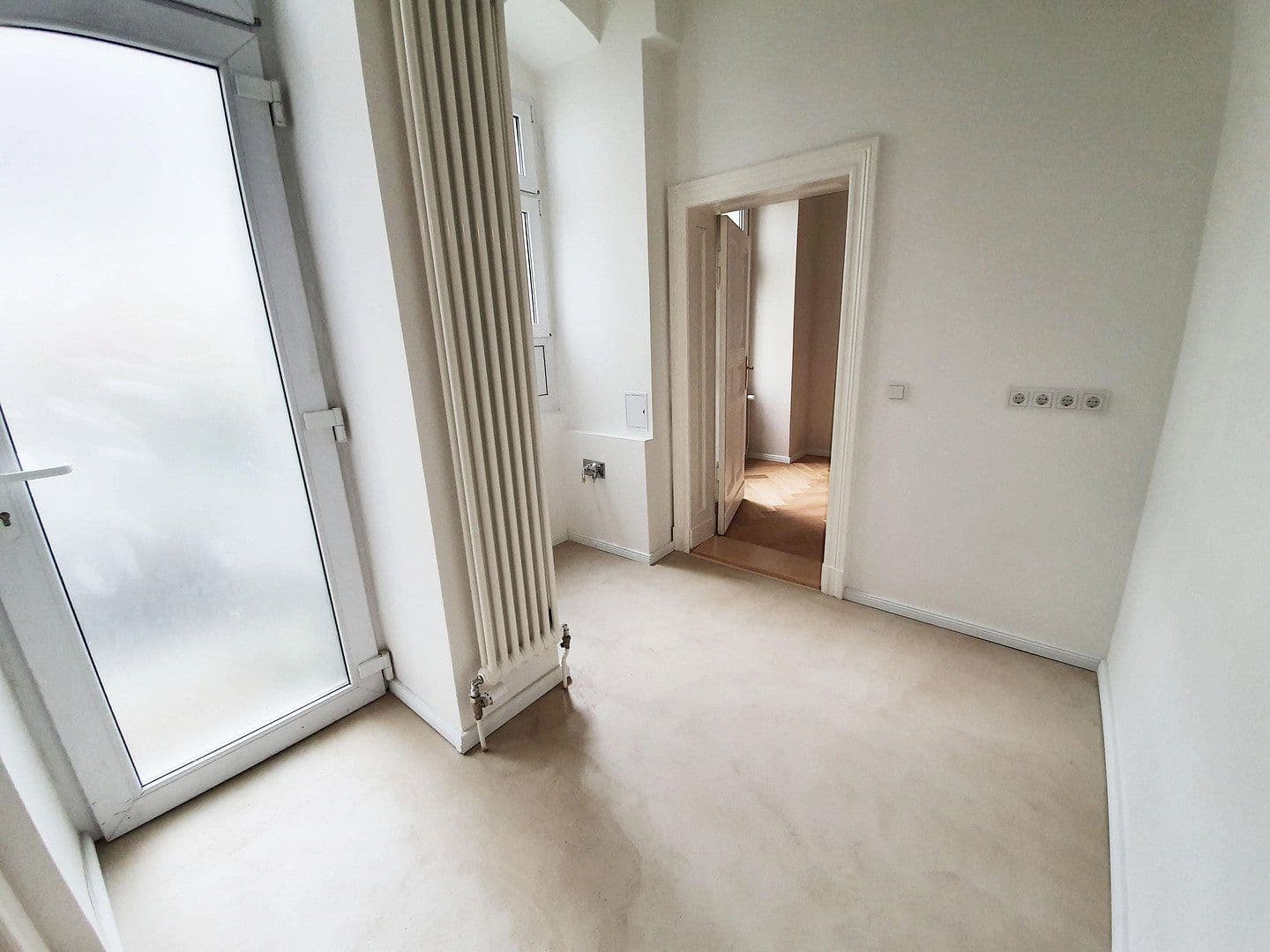 Prenájom bytu 3-izbový 104 m², Herderstraße 5, Berlin, Berlín Prenájom bytu 3-izbový 104 m², Herderstraße 5, Berlin, Berlín