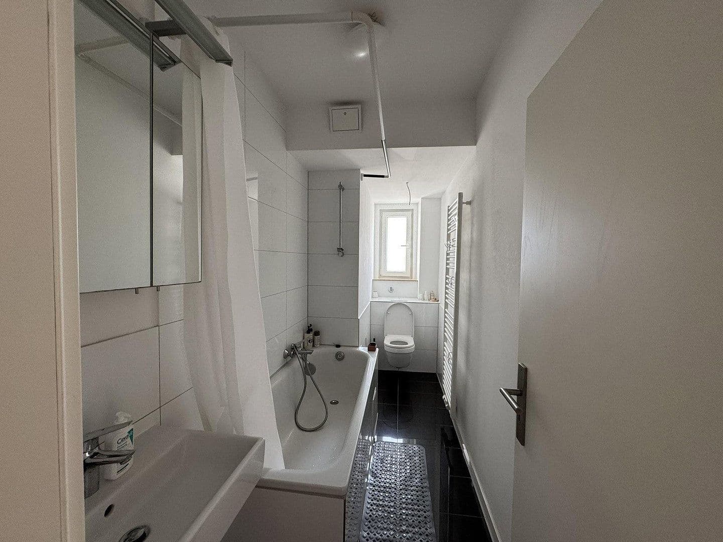Prenájom bytu 3-izbový 90 m², Bilker Allee 53, Düsseldorf, Severné Porýnie - Westfálsko Prenájom bytu 3-izbový 90 m², Bilker Allee 53, Düsseldorf, Severné Porýnie - Westfálsko