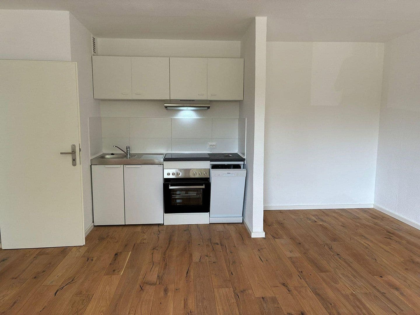 Prenájom bytu 1-izbový 36 m², Fleckenbühlstr. 20, Frankfurt am Main - Bonames, Hesensko Prenájom bytu 1-izbový 36 m², Fleckenbühlstr. 20, Frankfurt am Main - Bonames, Hesensko