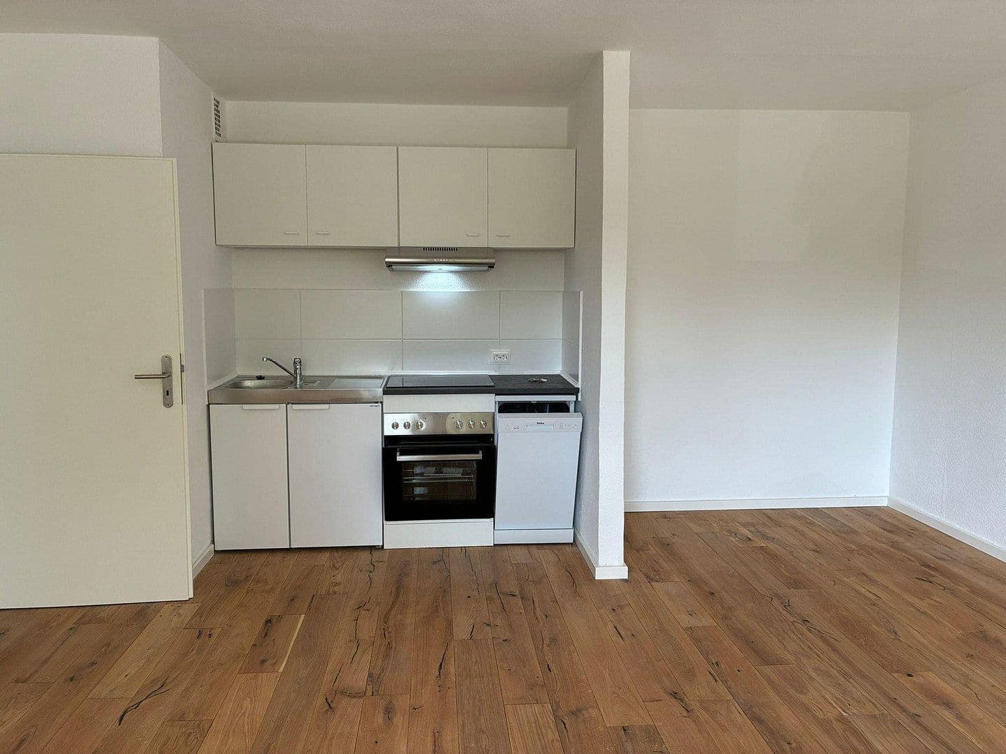 Prenájom bytu 1-izbový 36 m², Fleckenbühlstr. 20, Frankfurt am Main - Bonames, Hesensko Prenájom bytu 1-izbový 36 m², Fleckenbühlstr. 20, Frankfurt am Main - Bonames, Hesensko