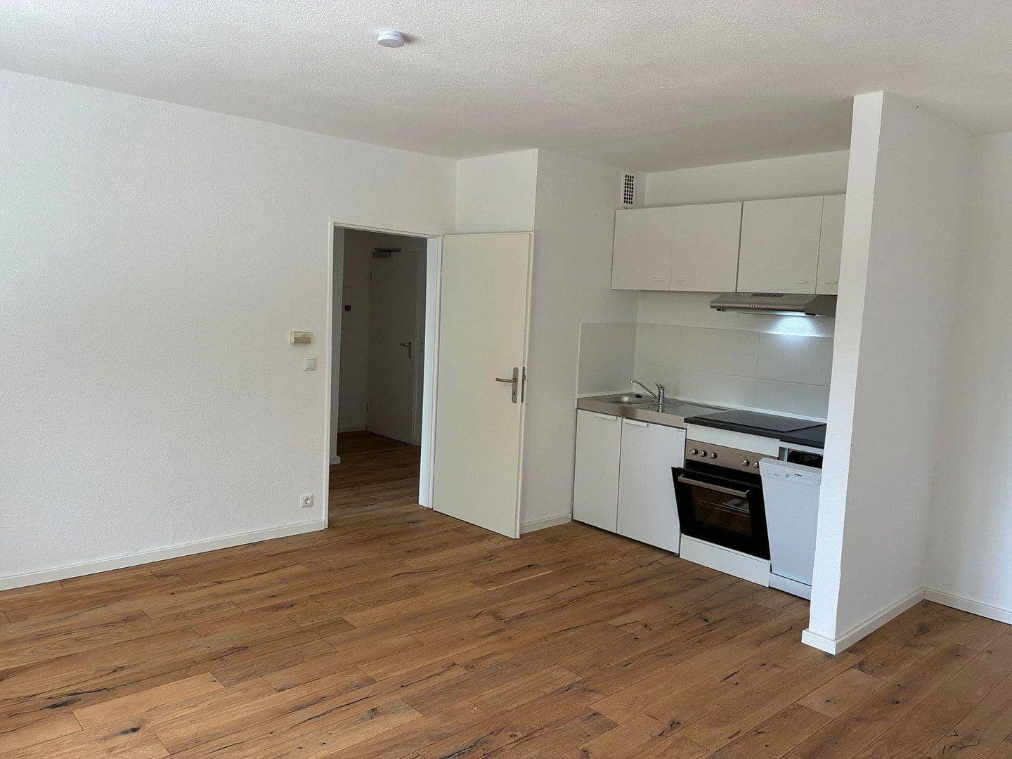 Prenájom bytu 1-izbový 36 m², Fleckenbühlstr. 20, Frankfurt am Main - Bonames, Hesensko Prenájom bytu 1-izbový 36 m², Fleckenbühlstr. 20, Frankfurt am Main - Bonames, Hesensko
